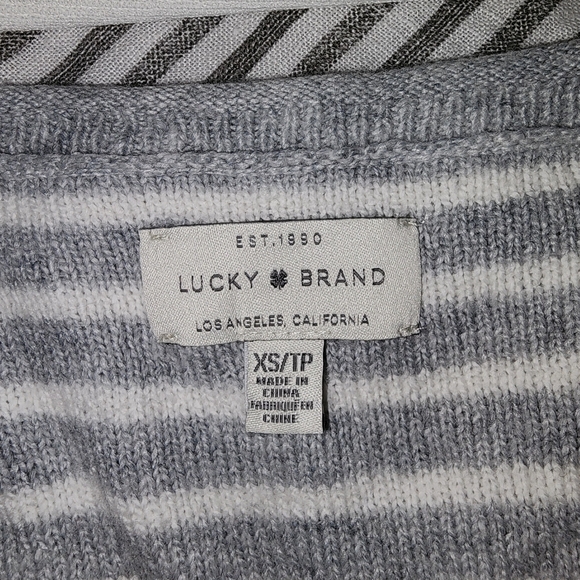 LUCKY BRAND women's gray striped layered v-neck long sleeve sweater SZ XS - Picture 2 of 8